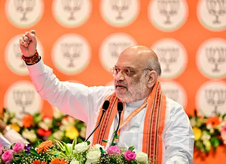अमित शाह: यूपी में भाजपा सरकार अंगद के पांव की तरह अडिग