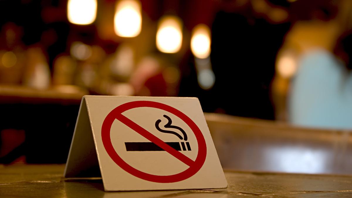 U.K. agrees ban on cigarette sales for people born after 2008
