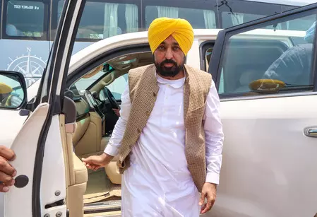 ‘यह सामान्य मुलाकात नहीं, रेकी है’, संजीव अरोड़ा से मुलाकात पर सीएम भगवंत मान पर बिट्टू का हमला